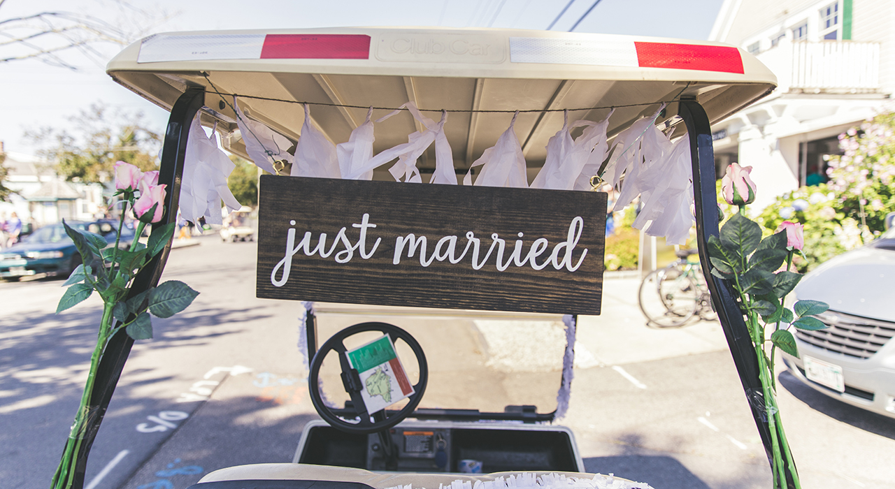 just marriedと書かれたボード